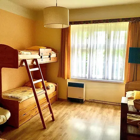 弗洛拉公寓式酒店 * 奥洛穆茨